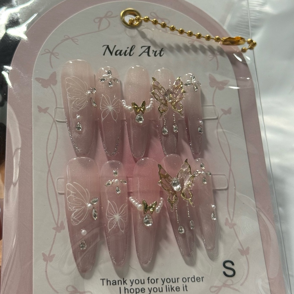 Chic Pink Press-On Nails with Gold and Glitter